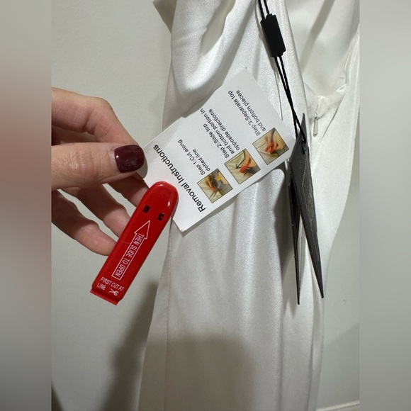 Ieena for MacDuggal One Shoulder Double Strap Satin Gown NWT Size 6 - Picture 7 of 13